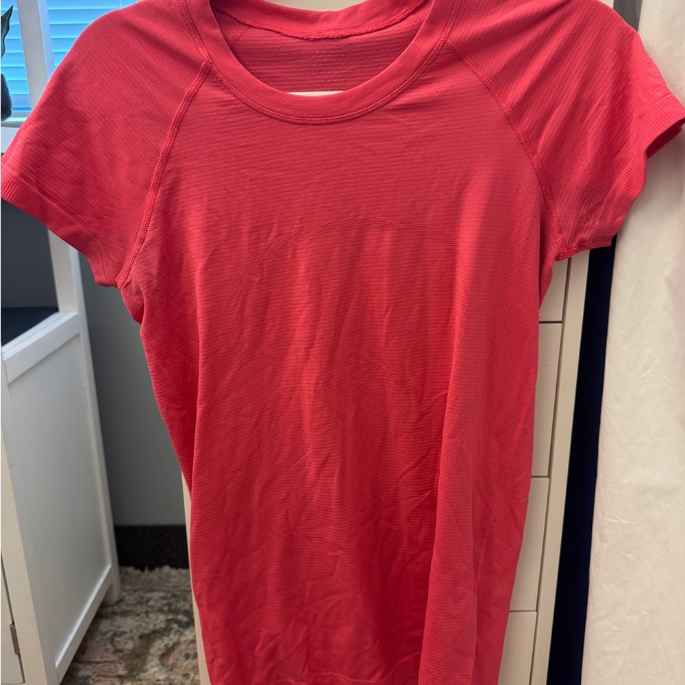 Lululemon pink swiftly tech tee